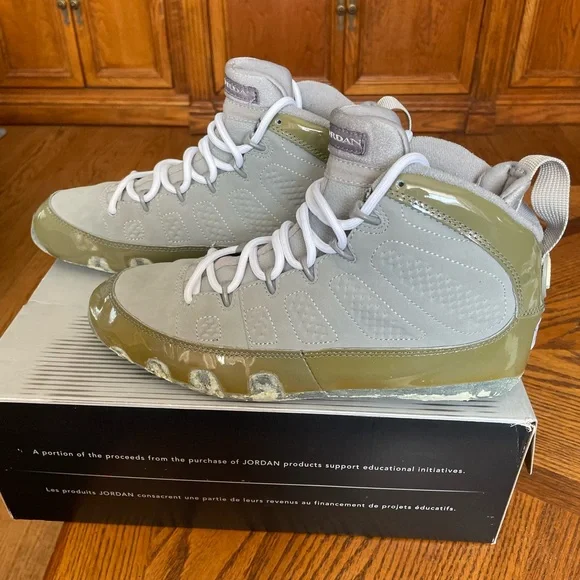 Men’s Jordan 9 Cool Gray OG 2002, Size 9 - Picture 4 of 11